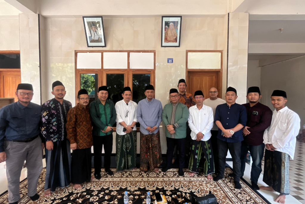 Gus Hery H. Azumi Ziarah dan Bersilaturahmi dengan Ulama di Kediri